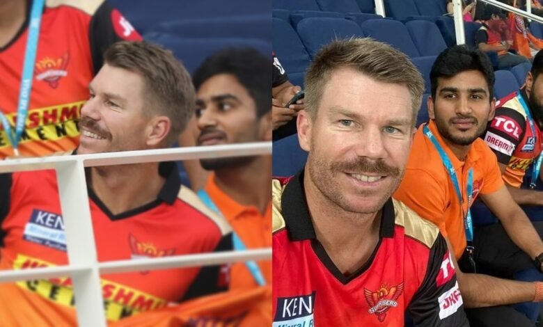 David Warner Supports SRH From The Stands